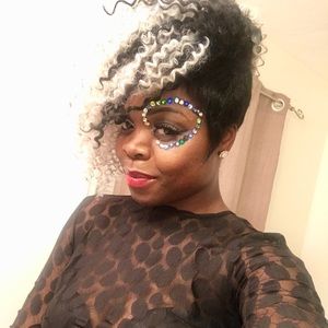 Meet your Posher, Christine